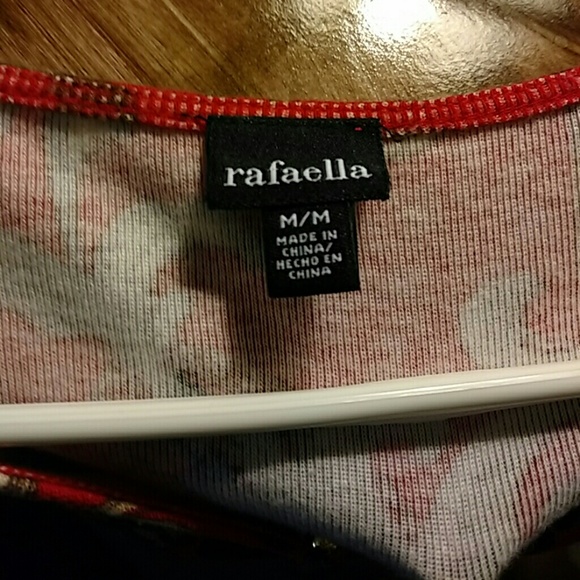 Beautiful Sweater 🌷🌷 - Picture 3 of 4