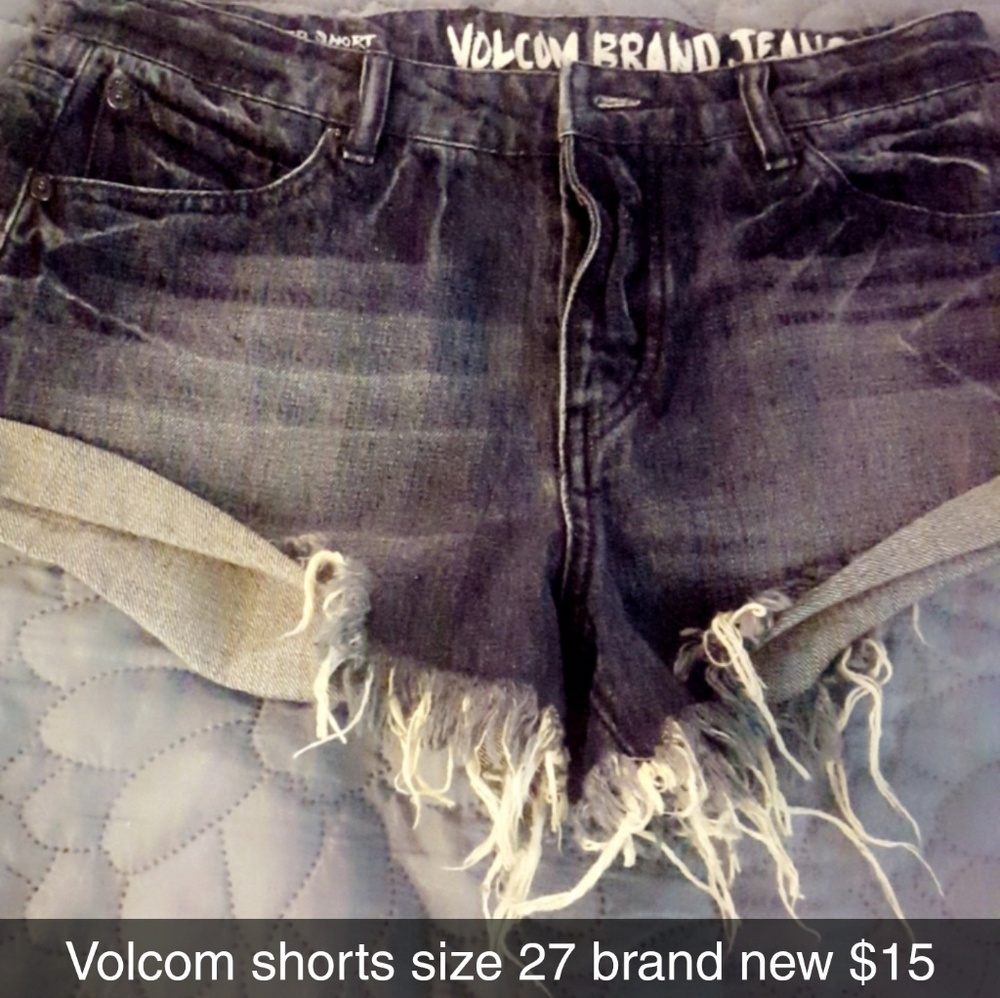 Volcom shorts