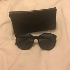 Gucci black sunglasses Gucci black sunglasses