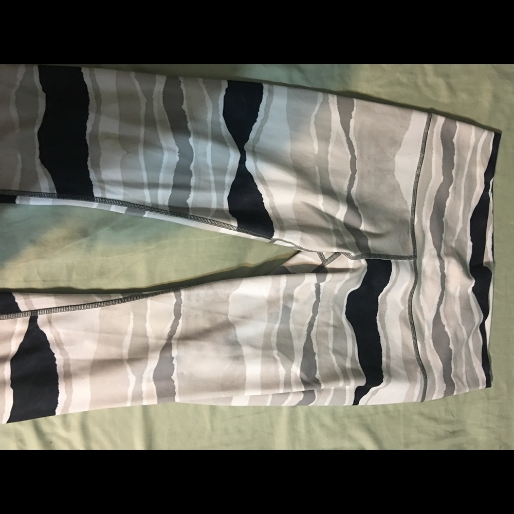 Lululemon Wunder crop