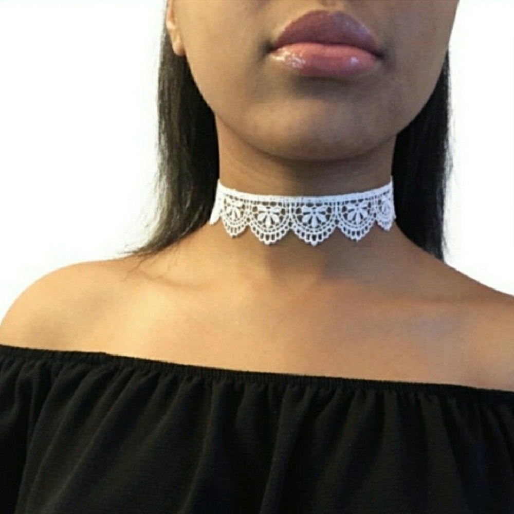 DaniRogue "White Venice Lace Choker"