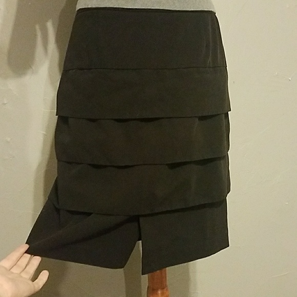 Black Layer Skirt - Picture 4 of 7