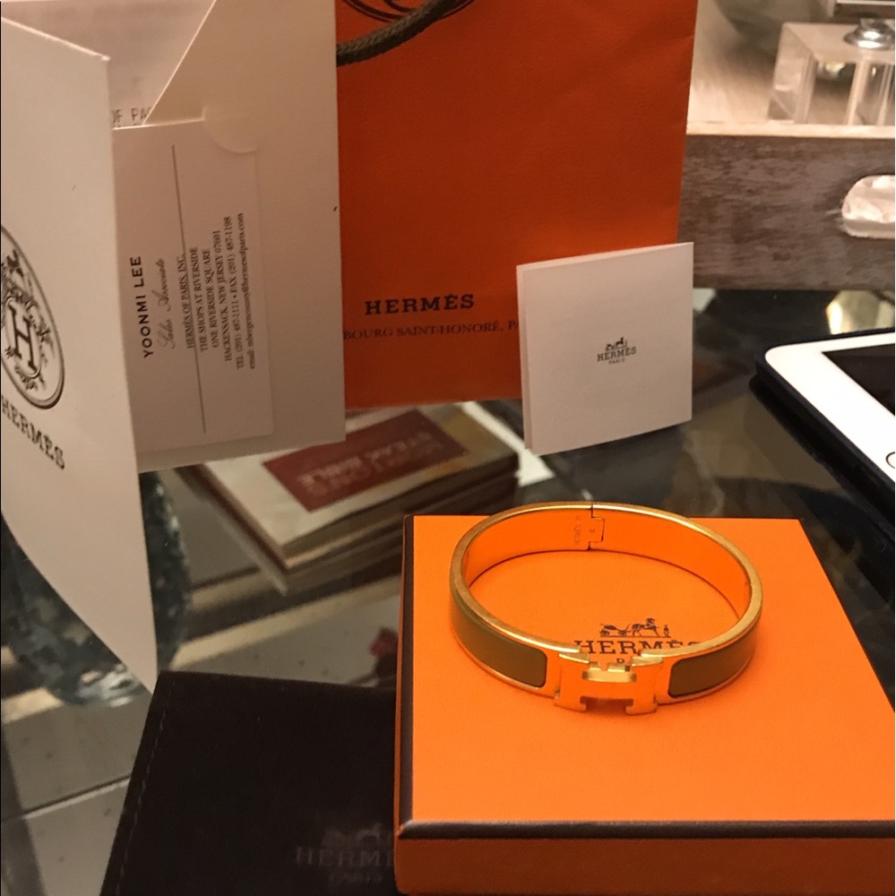 Hermes chic colic bracelet (Sold)