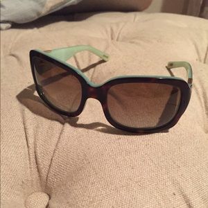 Ralph Lauren polarized sunglasses with case Ralph Lauren polarized sunglasses with case