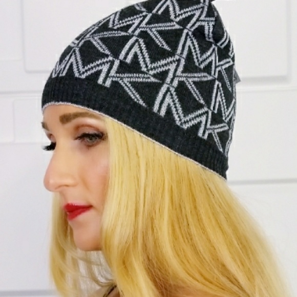 🔴LAST 1🔴MICHAEL KORS BEANIE- HAT gray/silver - Picture 2 of 4