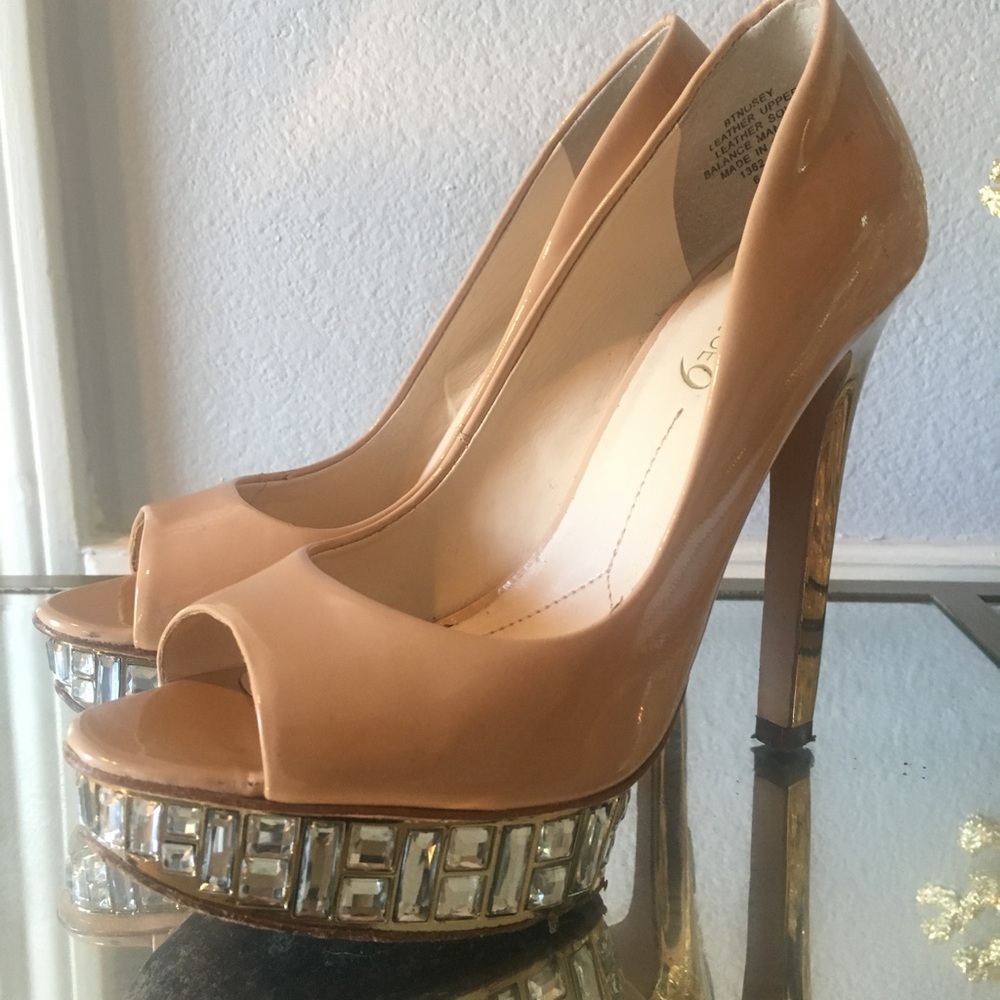 Nude pumps with rhinestones detail