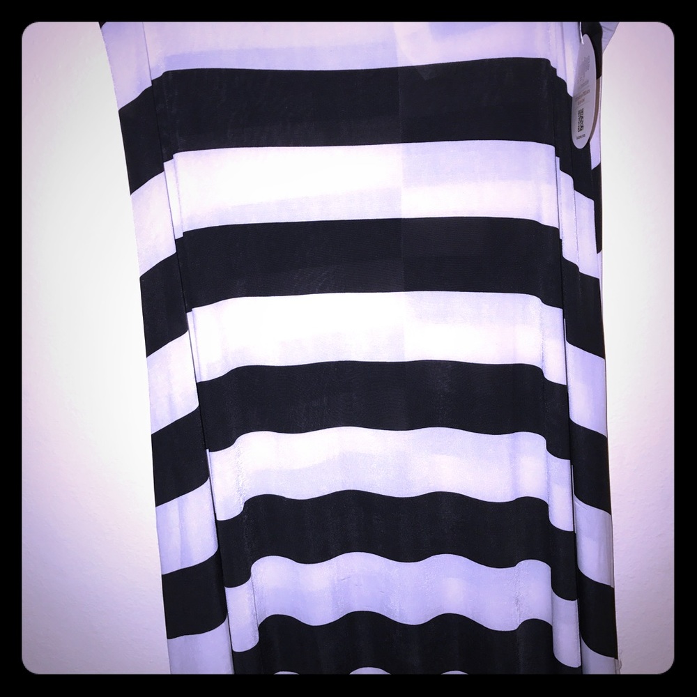 LuLa Roe M maxi slinky material