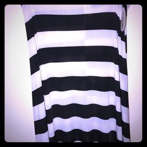 LuLa Roe M maxi slinky material