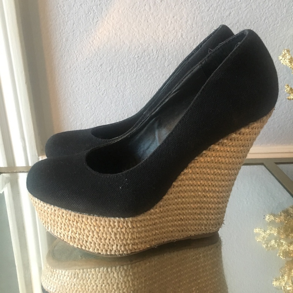Steve Madden Black Wedges