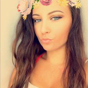 Meet your Posher, Alexis