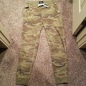 American Eagle Camo Jogger Pants