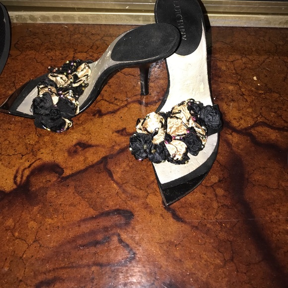 Simple heel - Picture 2 of 3