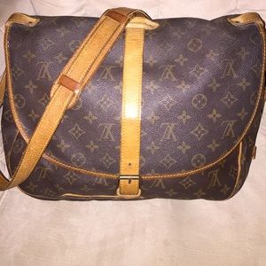AUTHENTIC LOUIS VUITTON SAUMUR 35