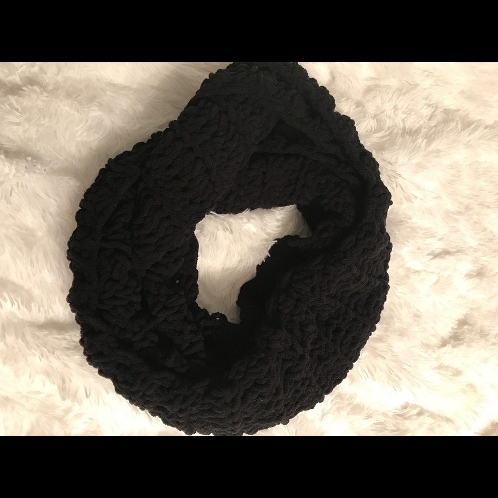 Crochet knit infinity scarf