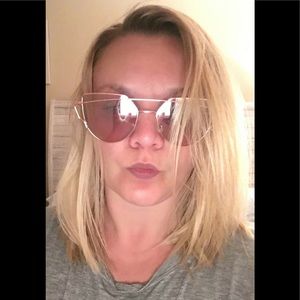 NWT Rose-Gold Frame Sunglasses with RoseGold Lense NWT Rose-Gold Frame Sunglasses with RoseGold Lense