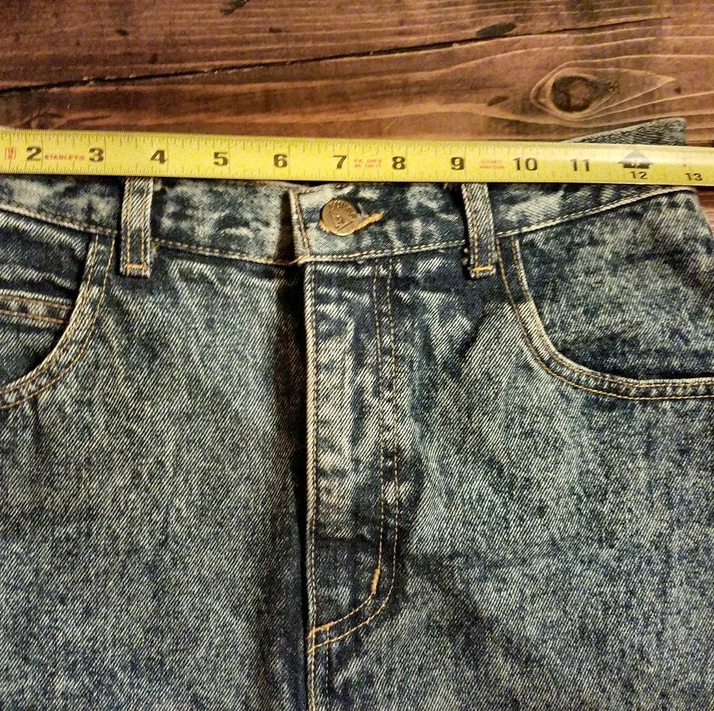 Guess Denim Skirt - Picture 3 of 5