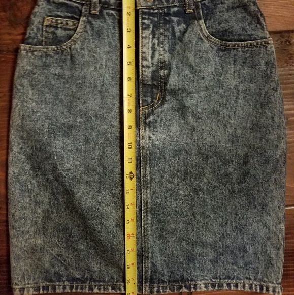 Guess Denim Skirt - Picture 2 of 5