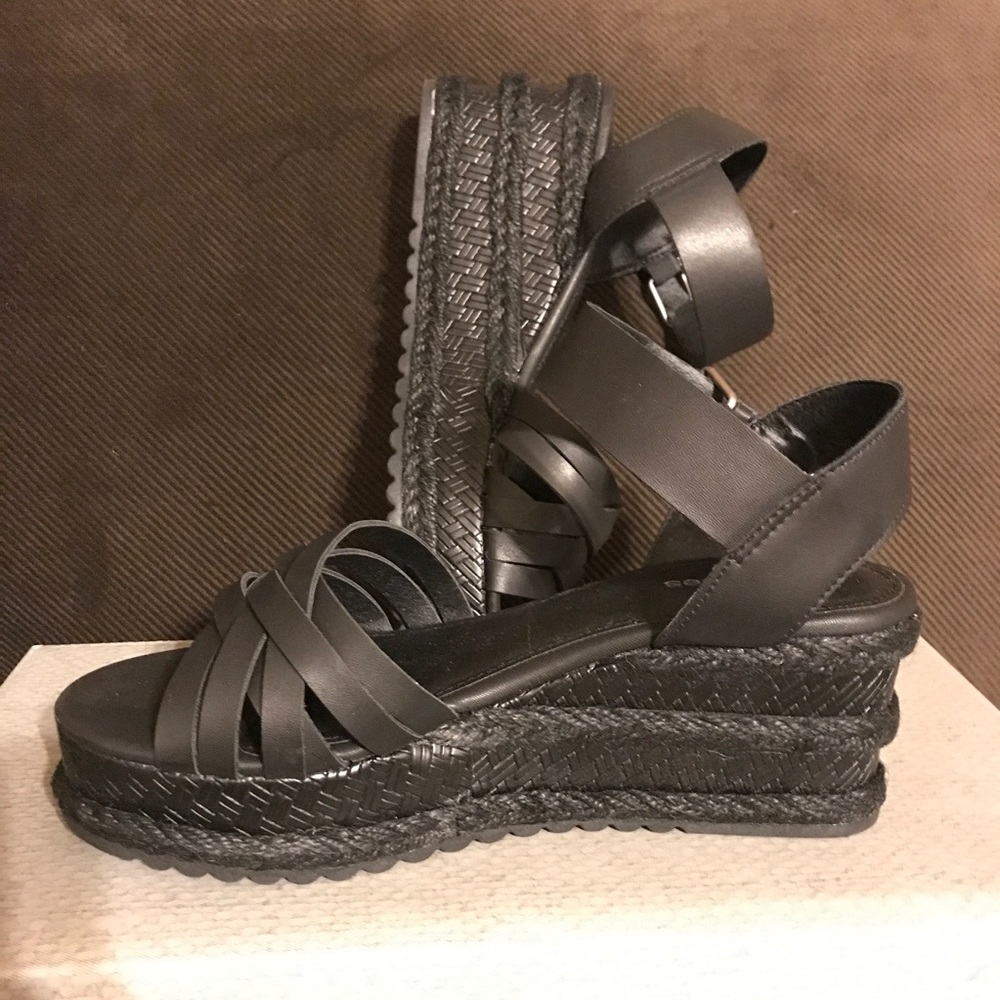 Sandal