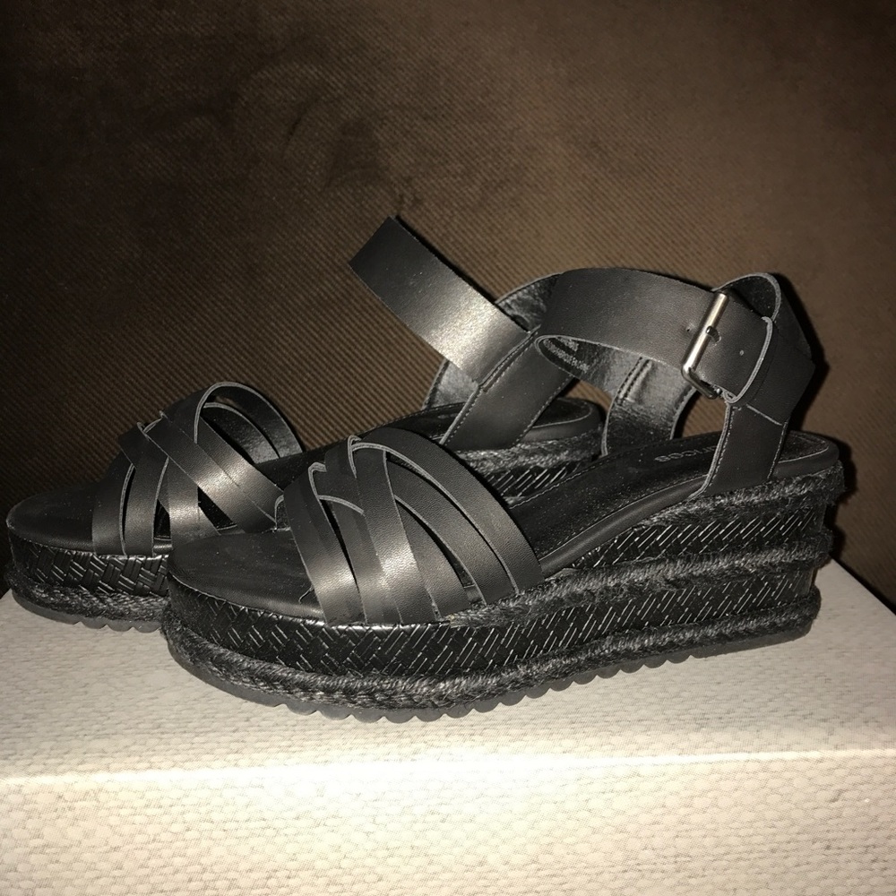 Sandal - Picture 2 of 2