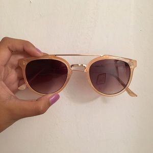 Baby pink sunglasses Baby pink sunglasses