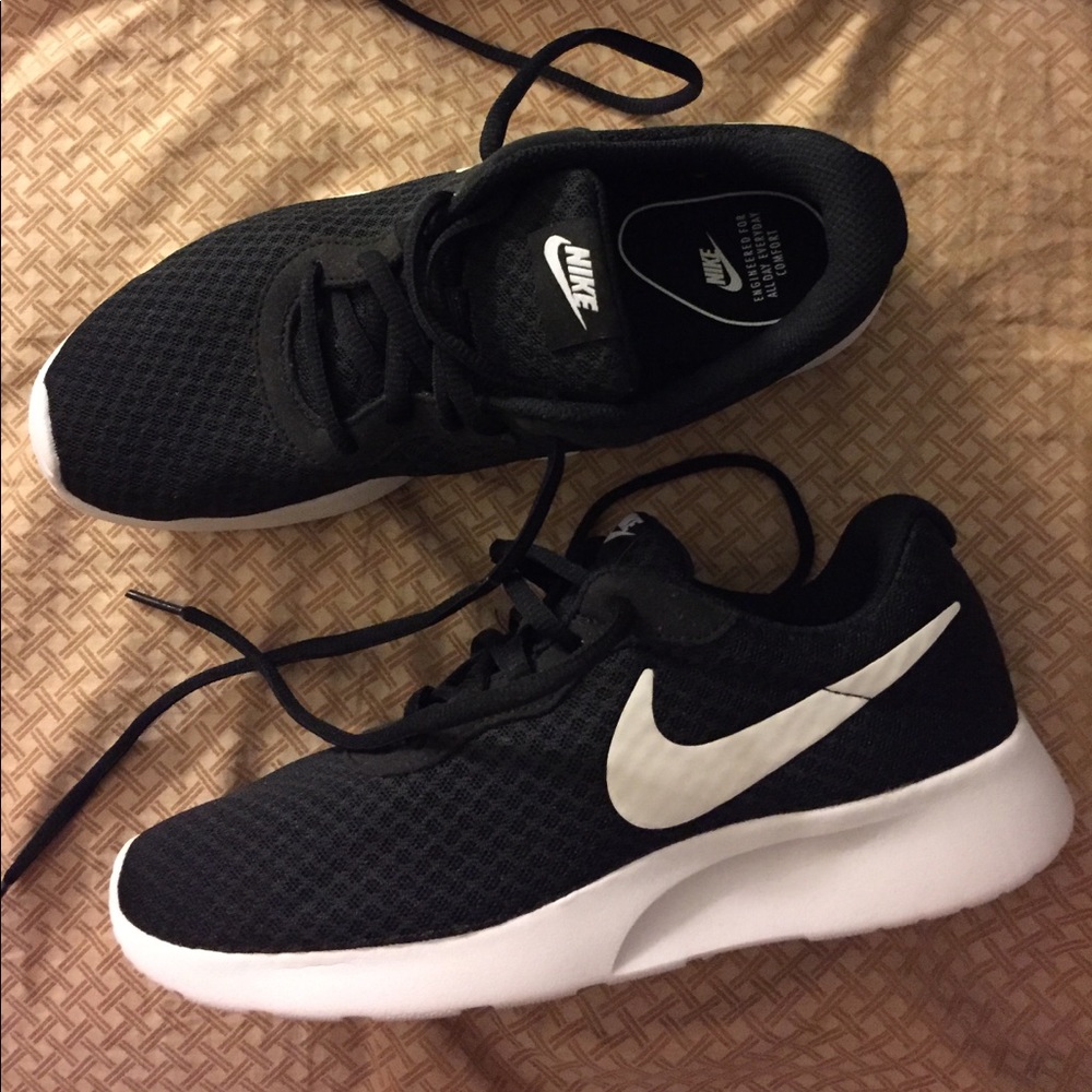 ⭐️SALE⭐️ BRAND NEW Nike trainers
