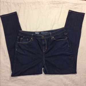 Curvy Skinny Jeans in Dark Wash