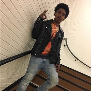 Meet your Posher, Sebastian