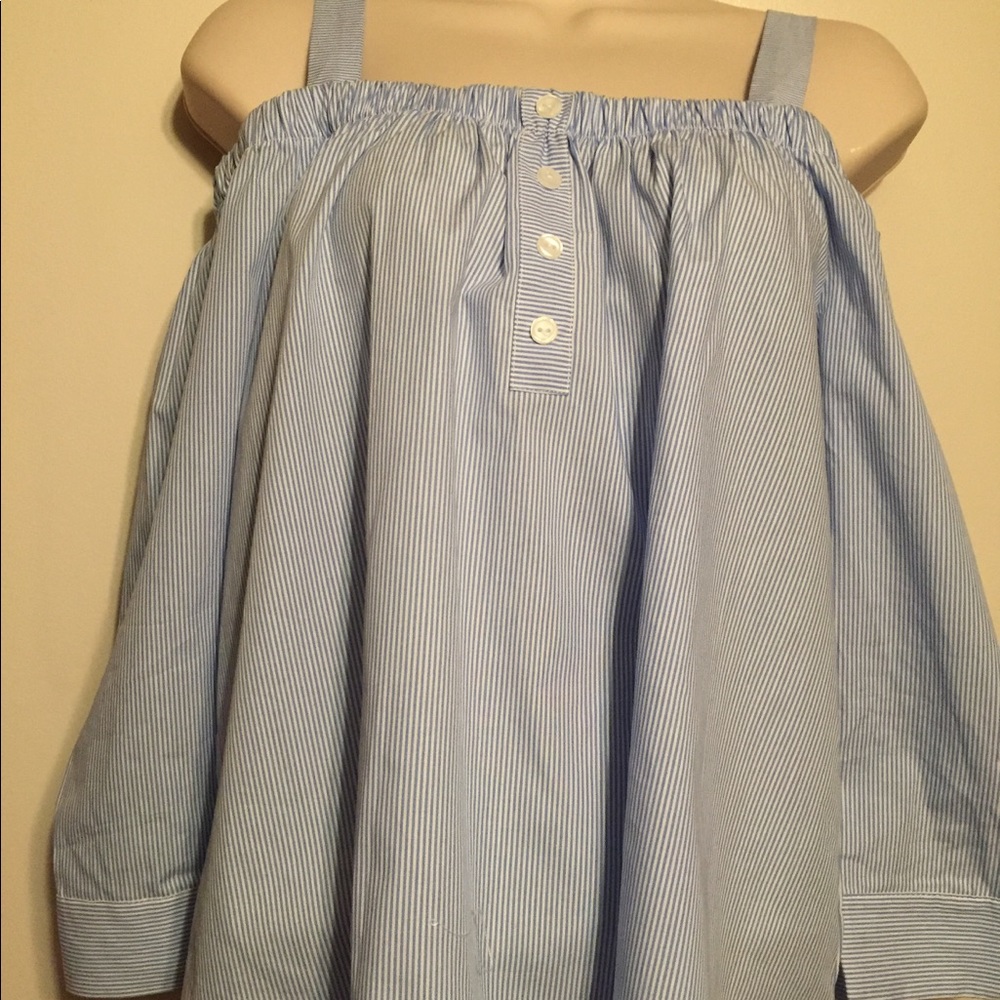 Cute XL Blouse wear on or off shoulder by KAii