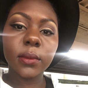 Meet your Posher, Chalise