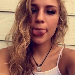 Meet your Posher, Alissa