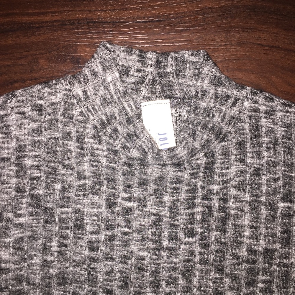 Mock Neck Ribbed Top - Picture 5 of 6