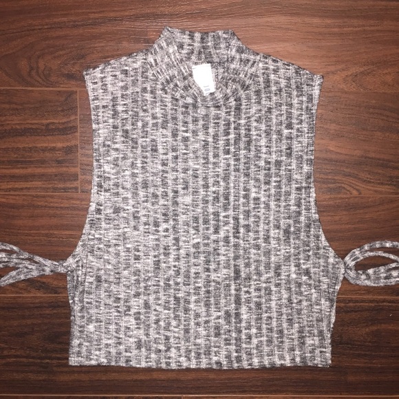 Mock Neck Ribbed Top - Picture 3 of 6