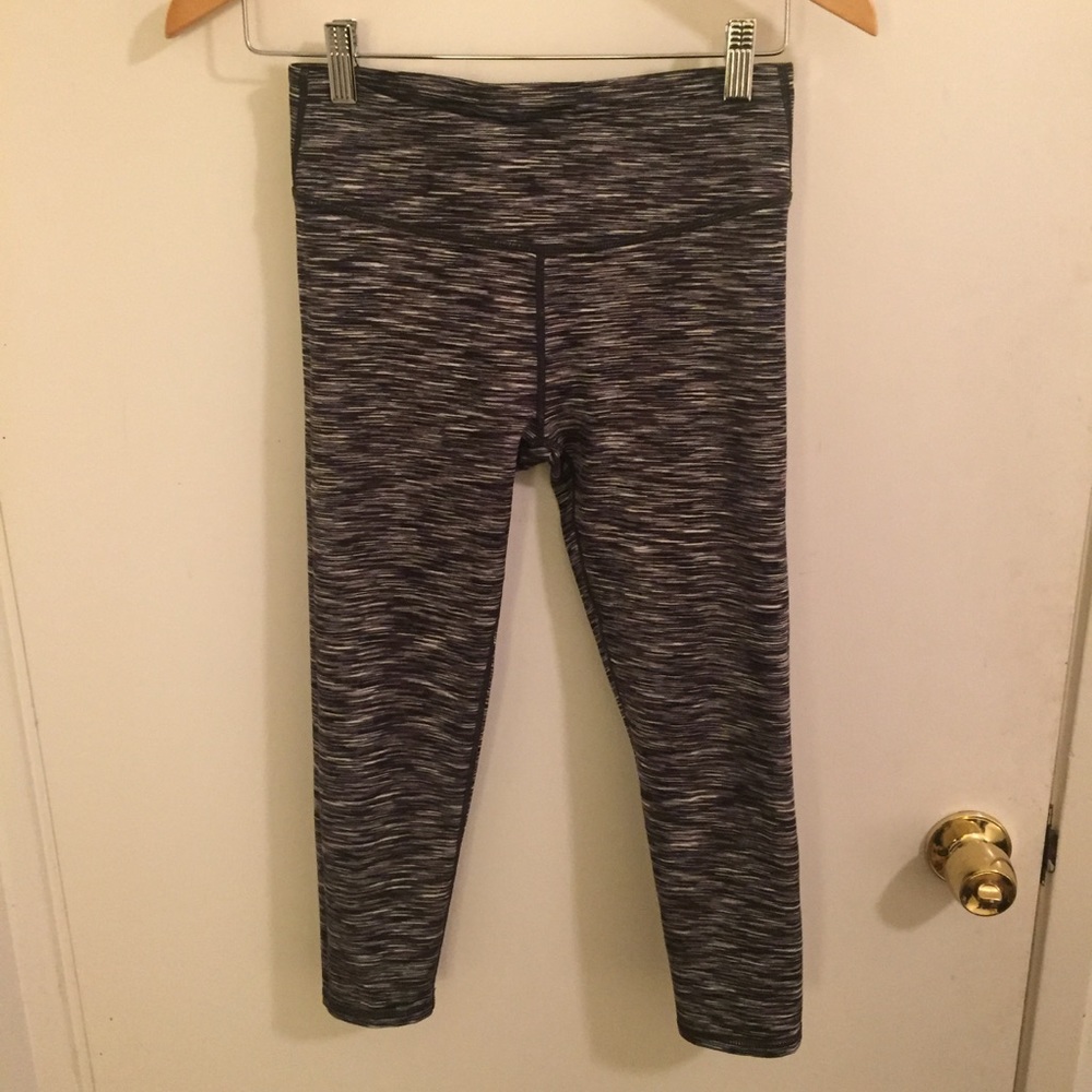 Fabletics crop pants ⚡️SOLD⚡️