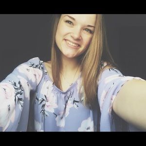 Meet your Posher, Danielle