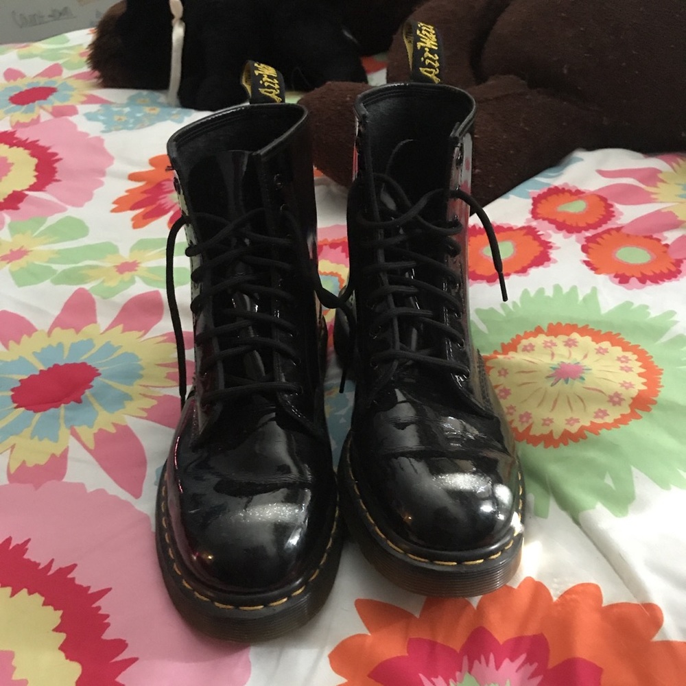 Size 11 doc martens!!