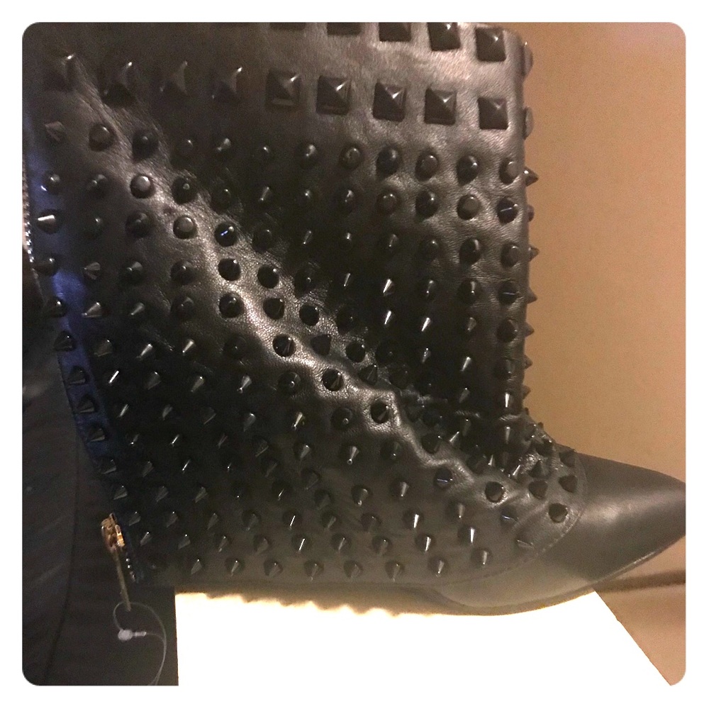 SOLD——-👍🏾😻😻SEXY SEXY 👠🎉🎉Black Booties