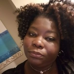 Meet your Posher, Elaine