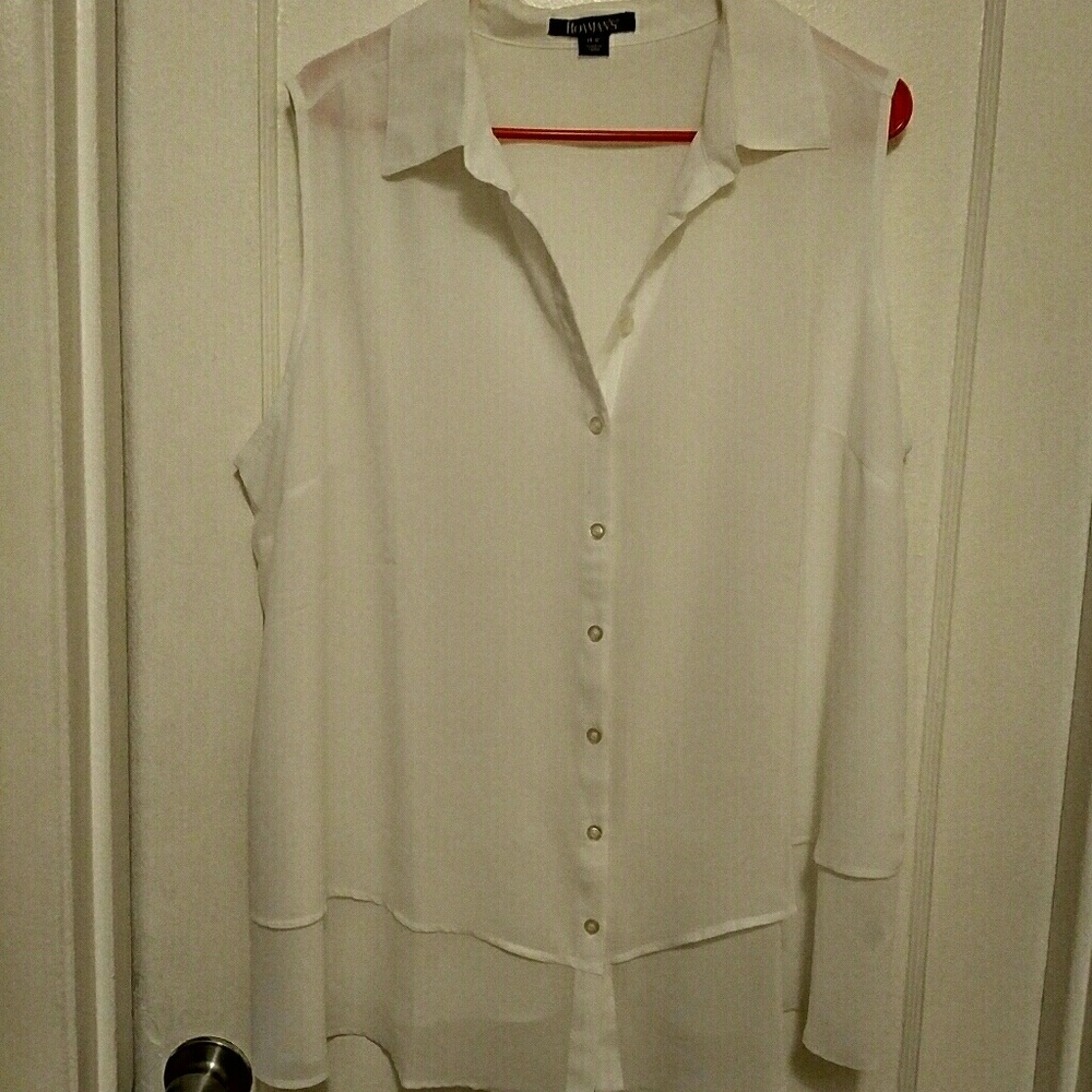 White sleeveless blouse