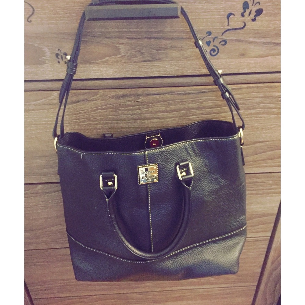 Dooney & Bourke bag
