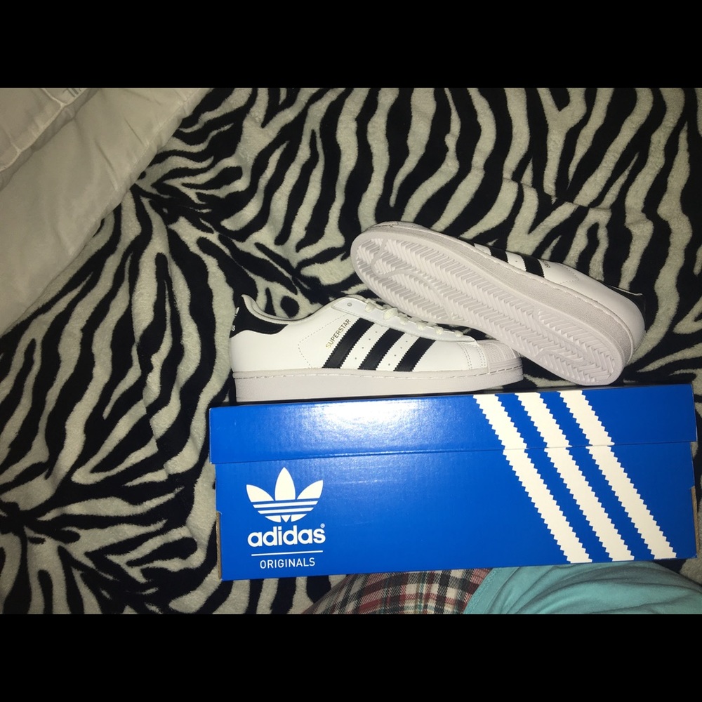 Adidas superstars