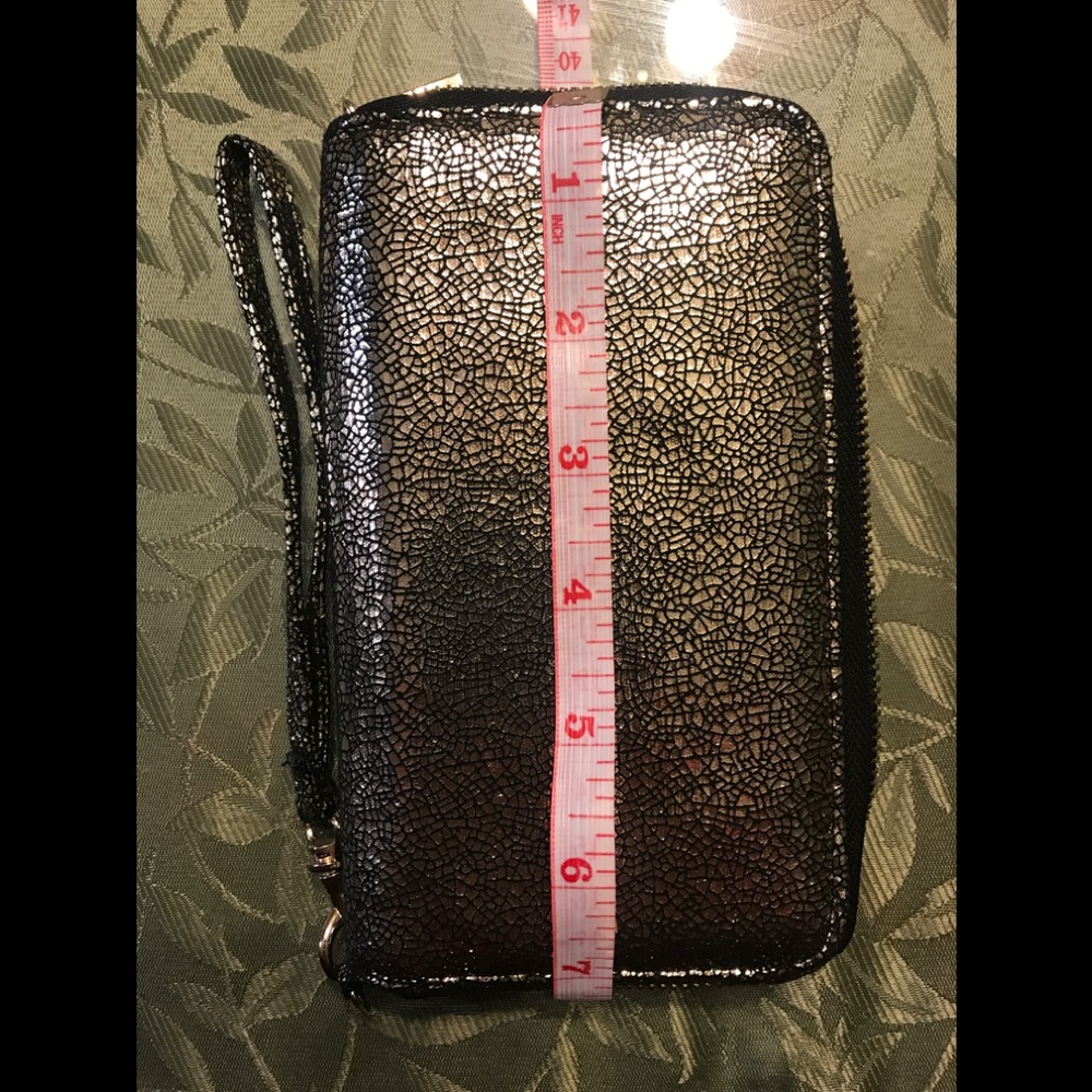 🛑 GOLD & BLACK WRISTLET 🖤 - Picture 2 of 4