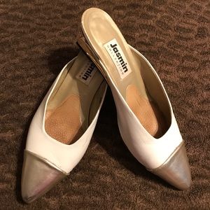 🎉BOGO 1/2 OFF🎉VTG Leather slip on shoes 8 1/2B