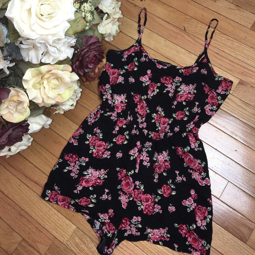 Beautiful floral one piece romper!