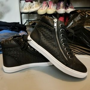 Steve Madden Ankle Height Zip Up Shoes