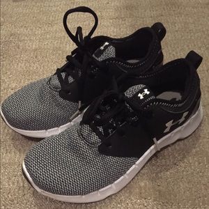 UA FLOW RUN SHOES