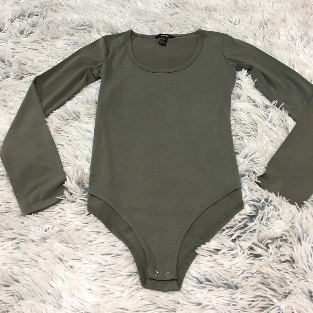 Forever 21 long sleeve bodysuit💚