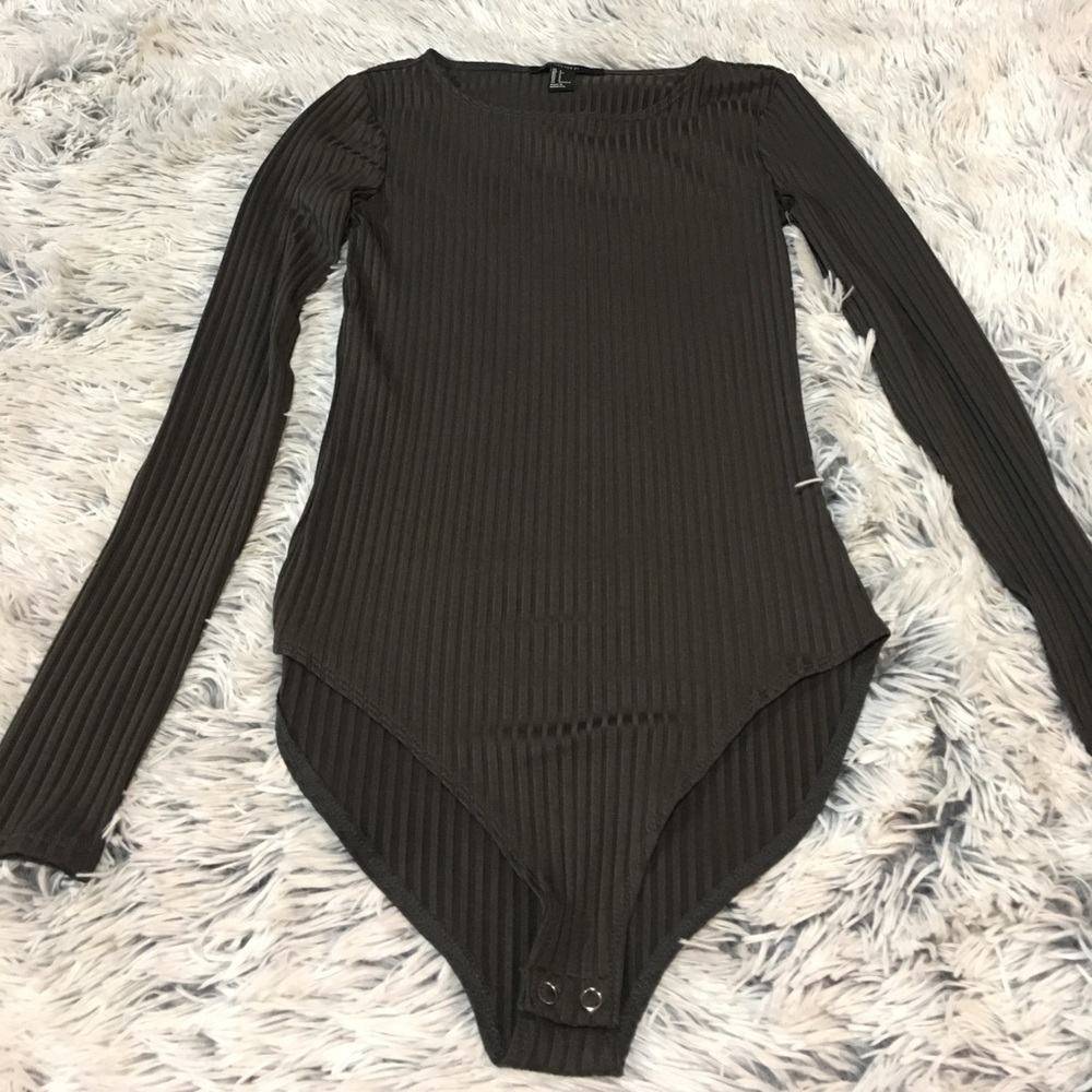 Forever 21 long sleeve bodysuit🖤