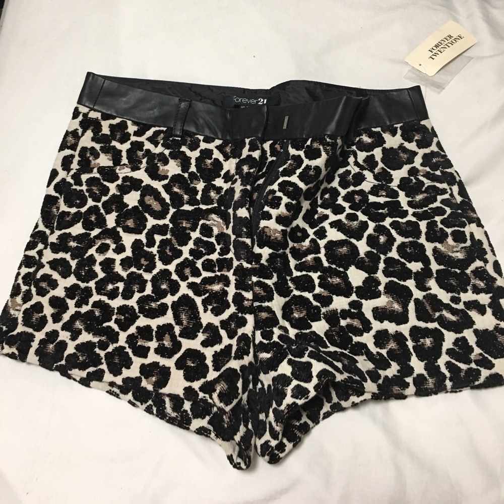 Forever21 leopard cream and black shorts
