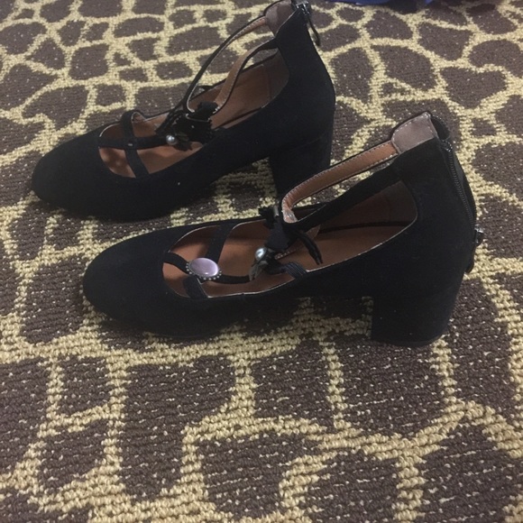 Shoes - Picture 2 of 2