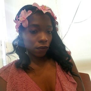 Meet your Posher, Deidra